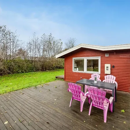 Scarlet - 400m To The Fjord By Interhome