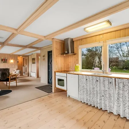 Scarlet - 400m To The Fjord By Interhome *