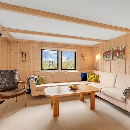 Scarlet - 400m To The Fjord By Interhome *