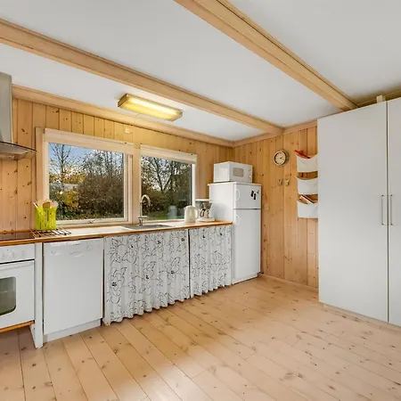 Scarlet - 400m To The Fjord By Interhome *