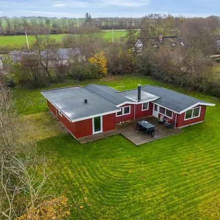 Scarlet - 400m To The Fjord By Interhome Vinderup
